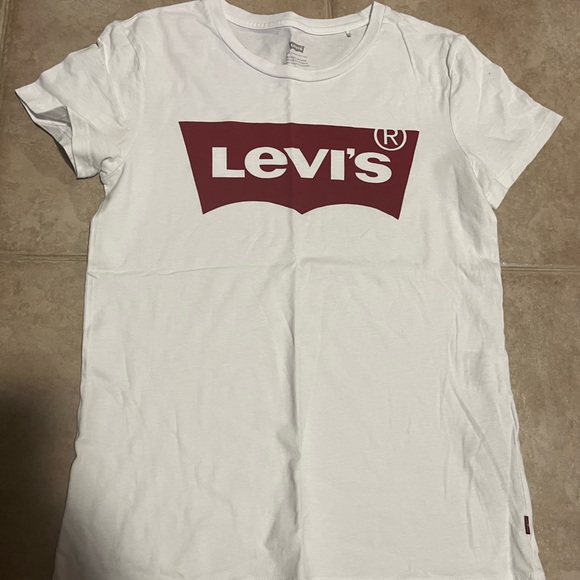 Levi’s T-Shirt - Picture 1 of 3